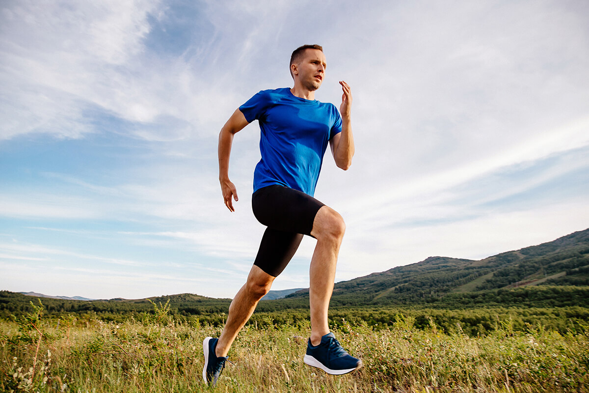 You are currently viewing Sporty man runner running