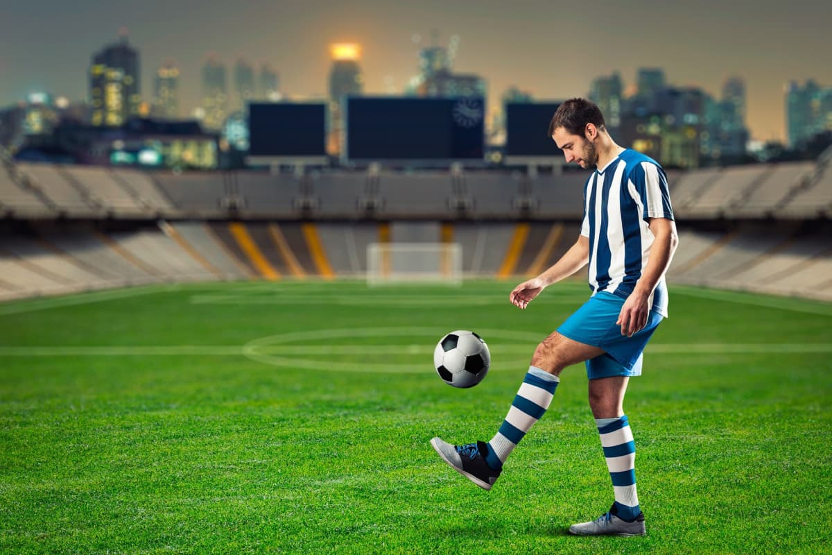You are currently viewing A Solitary Juggle Before Kickoff